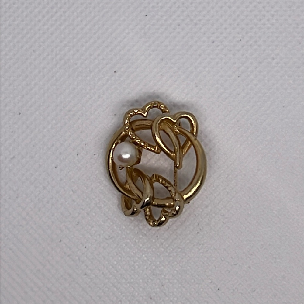 Vintage, brooch, gold tone with pearl hearts